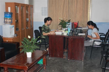 乐东黎族自治县封闭式学校教师办公室